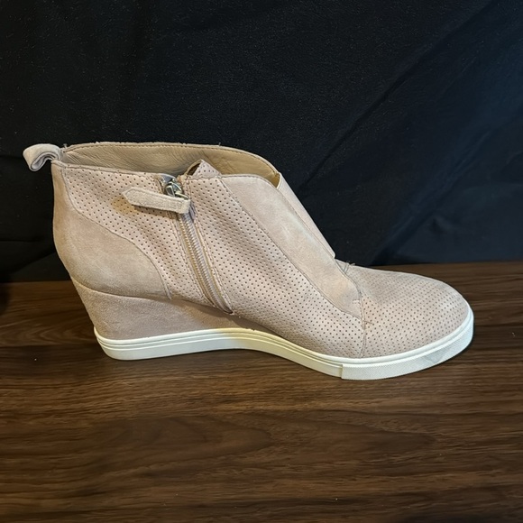 L. Paolo Women's Perforated Wedge Sneakers - Blush Pink, 10 - Picture 5 of 7